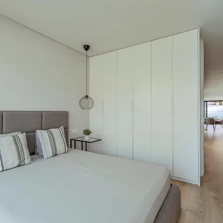 Serenescape - Вилла Фернан-Ферру